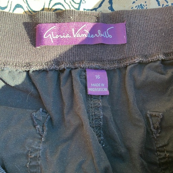 Gloria Vanderbilt 100% cotton lightweight capri / cargo elastic waist size 16 - Picture 3 of 6